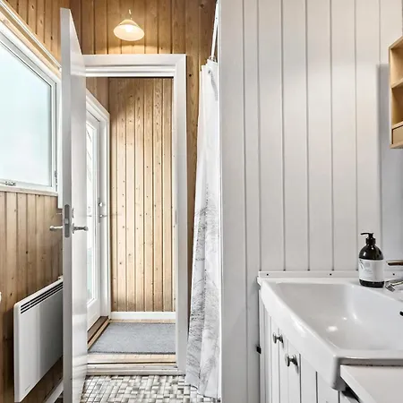 Дом отдыха 3 Bedroom Lovely In *