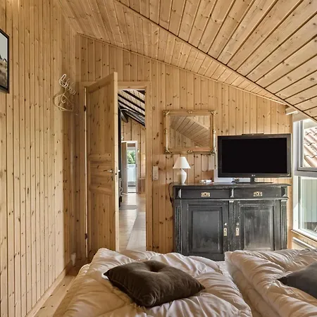 3 Bedroom Lovely In Дом отдыха *